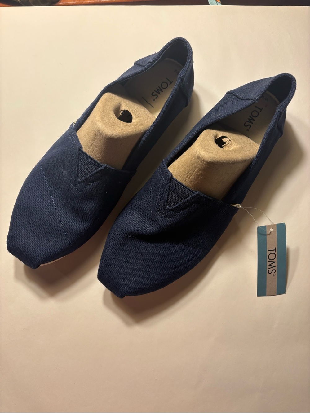 Toms slip ons NWT